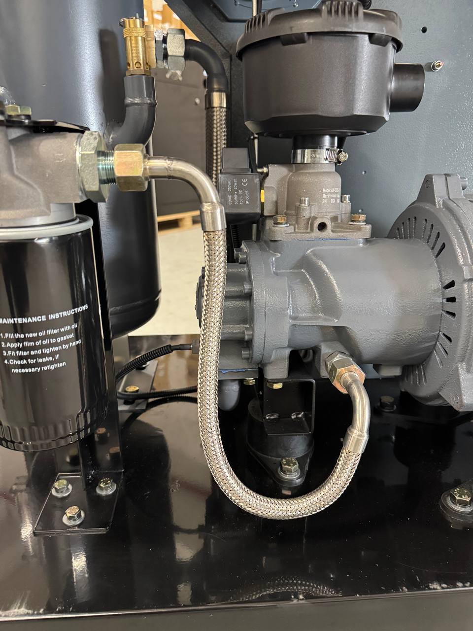 Винтовой компрессор с частотным преобразователем ВК 7,5/8 PM