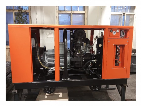 Станция компрессорная электрическая взрывозащищенная шахтная ЗИФ-ШВ 14/0,7 (660; 380 В, на скатах)